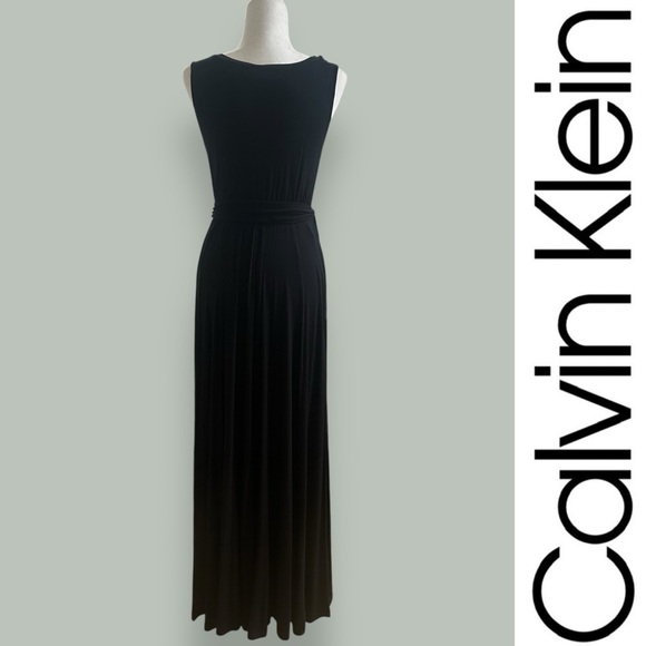 Calvin Klein Black Sleeveless‎ Scoop Neck Gown - Picture 3 of 6